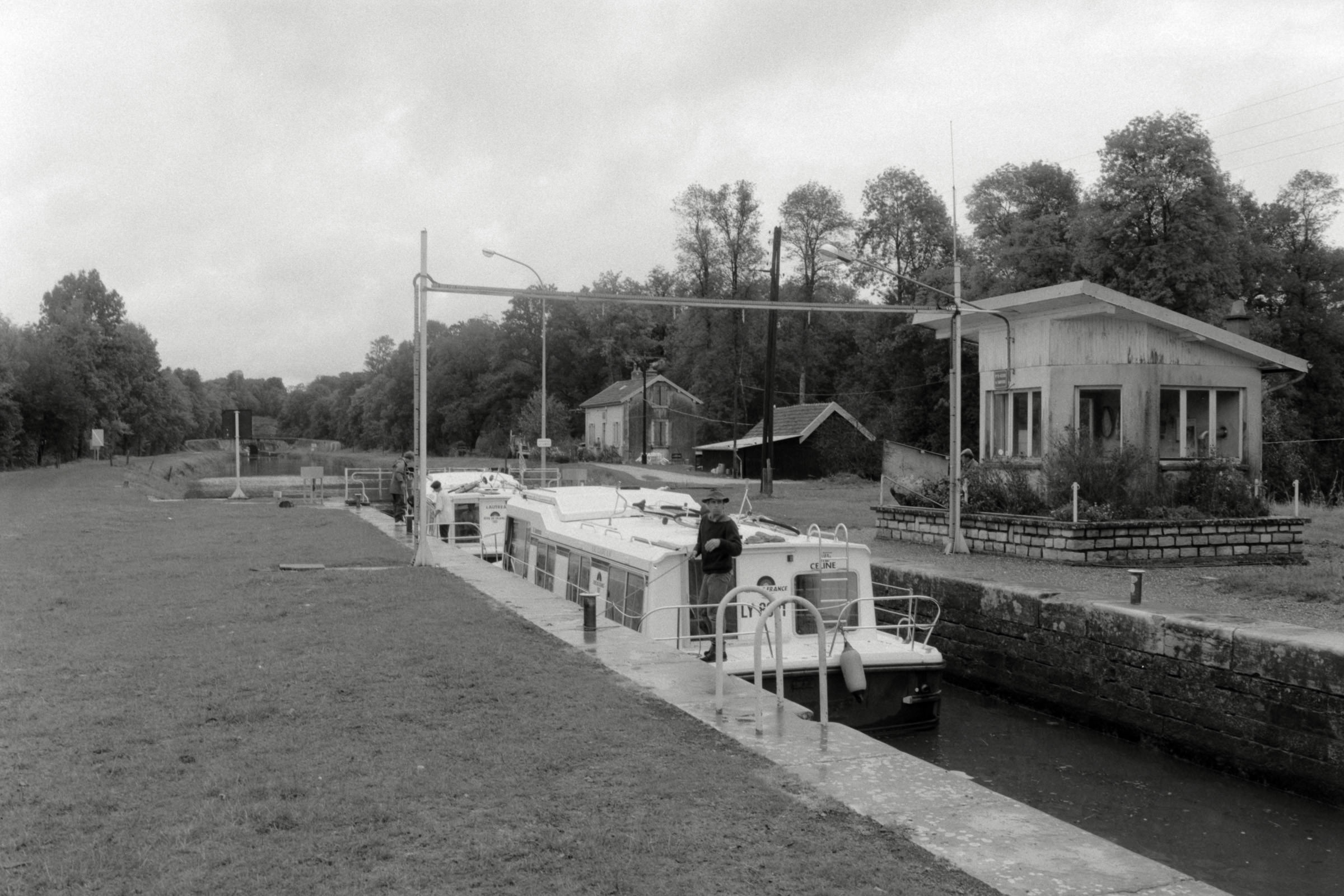 AHP F1990 09 005 sc250506 img14 NLP